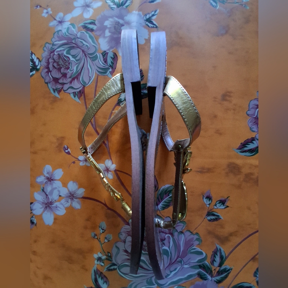 🔥Lilly Pulitzer for Target Gold Pineapple Sandals Flip Flop 9 EUC & Free Gift - Picture 9 of 10
